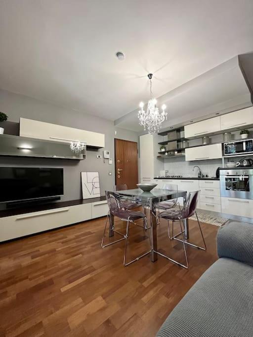 Casa Di Lillo Appartement Merate Buitenkant foto